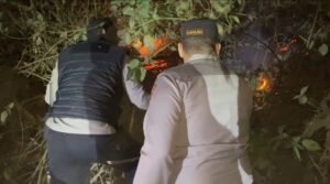 Polres Bondowoso dan Tim Gabungan Tembus Medan Ekstrem, Karhutla di Lereng Ijen Berhasil Dipadamkan